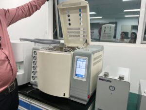Transformer oil gas chromatography analyzer